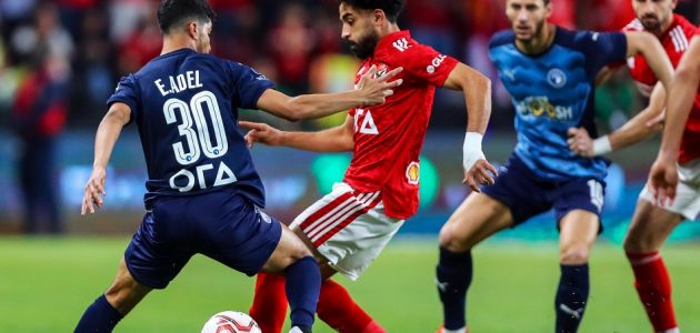 حضور الجهاز الفني لمنتخب مصر مباراة الأهلي ضد بيراميدز